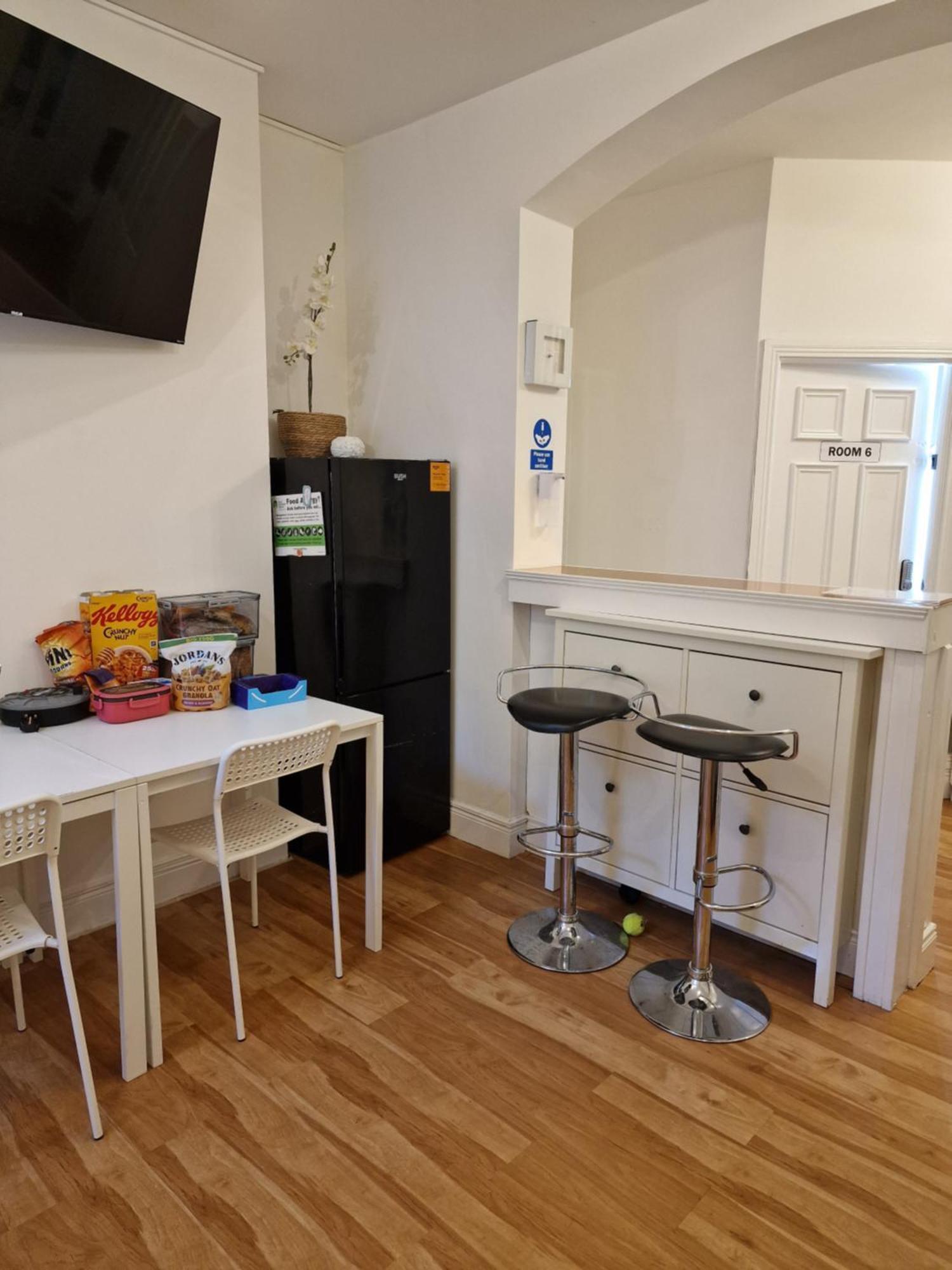 Хостел Aunty Katie'S House, Ni Tourist Board Certified & Located On The Main Oldpark Road To Belfast, With Free Continental Breakfast & Free Ultra Fast Sky Internet, Free Sky Sports & Free Sky Cinema, Self-Check In After 10Pm Gmt Экстерьер фото