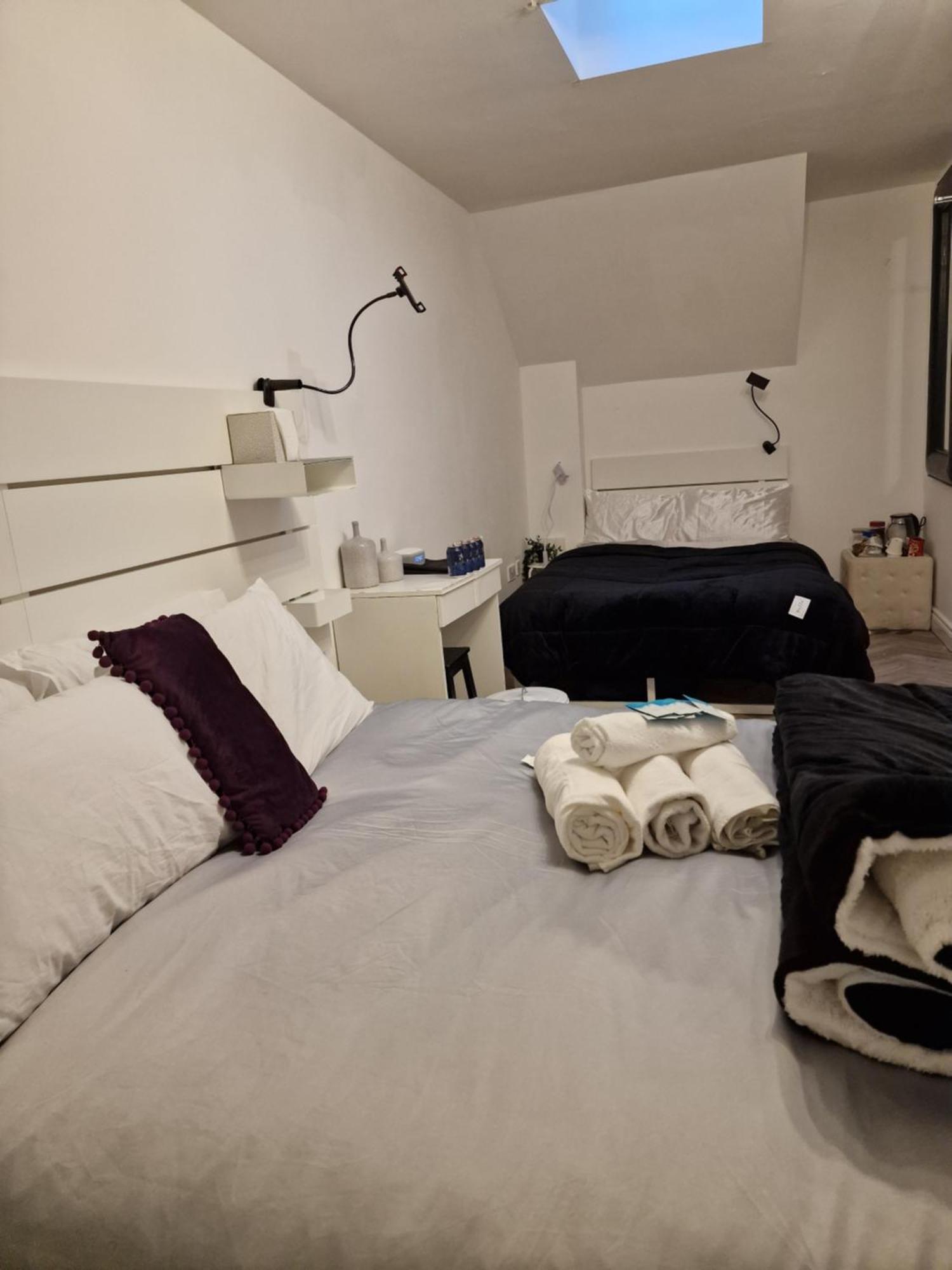 Хостел Aunty Katie'S House, Ni Tourist Board Certified & Located On The Main Oldpark Road To Belfast, With Free Continental Breakfast & Free Ultra Fast Sky Internet, Free Sky Sports & Free Sky Cinema, Self-Check In After 10Pm Gmt Экстерьер фото