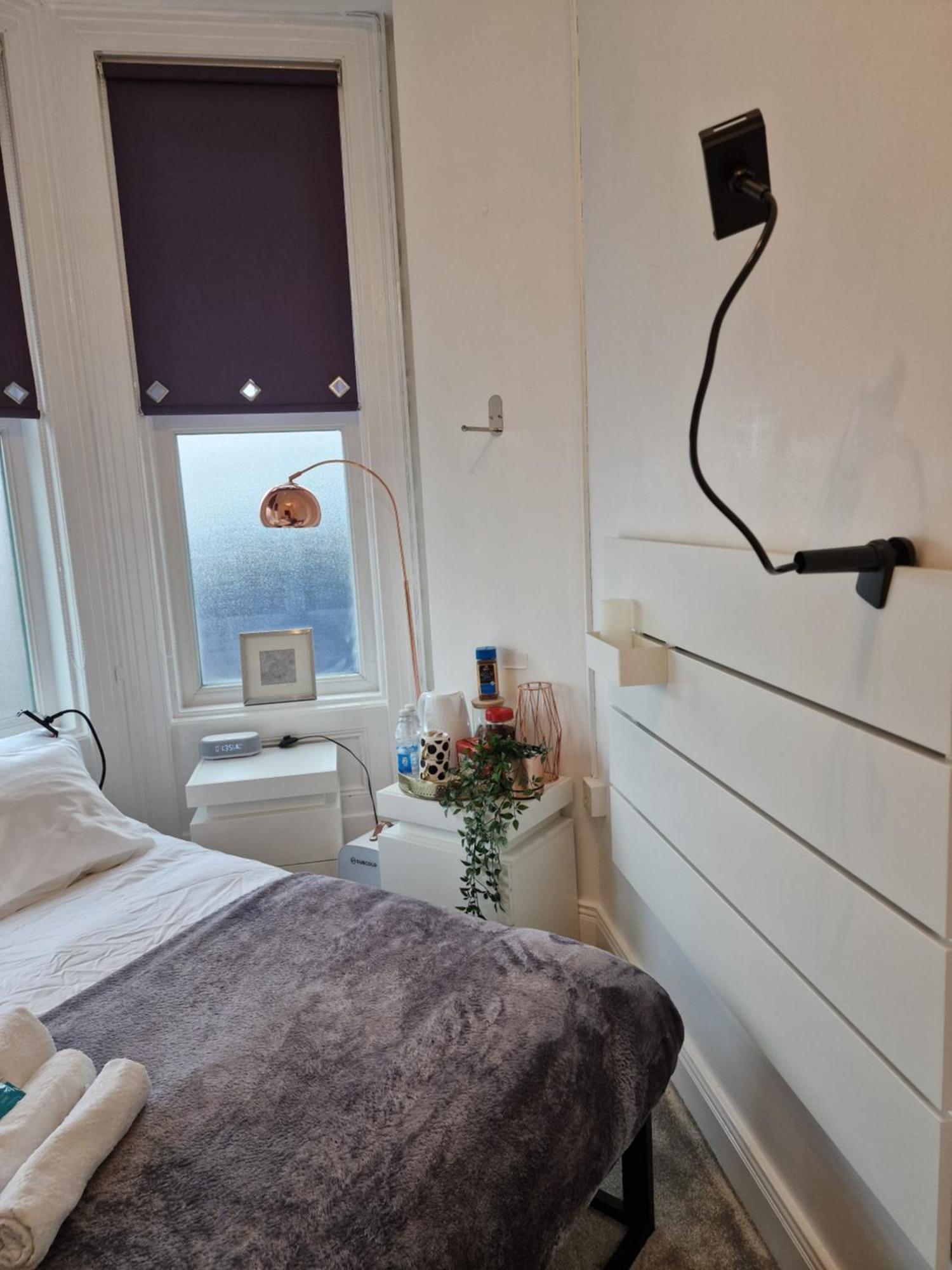 Хостел Aunty Katie'S House, Ni Tourist Board Certified & Located On The Main Oldpark Road To Belfast, With Free Continental Breakfast & Free Ultra Fast Sky Internet, Free Sky Sports & Free Sky Cinema, Self-Check In After 10Pm Gmt Экстерьер фото