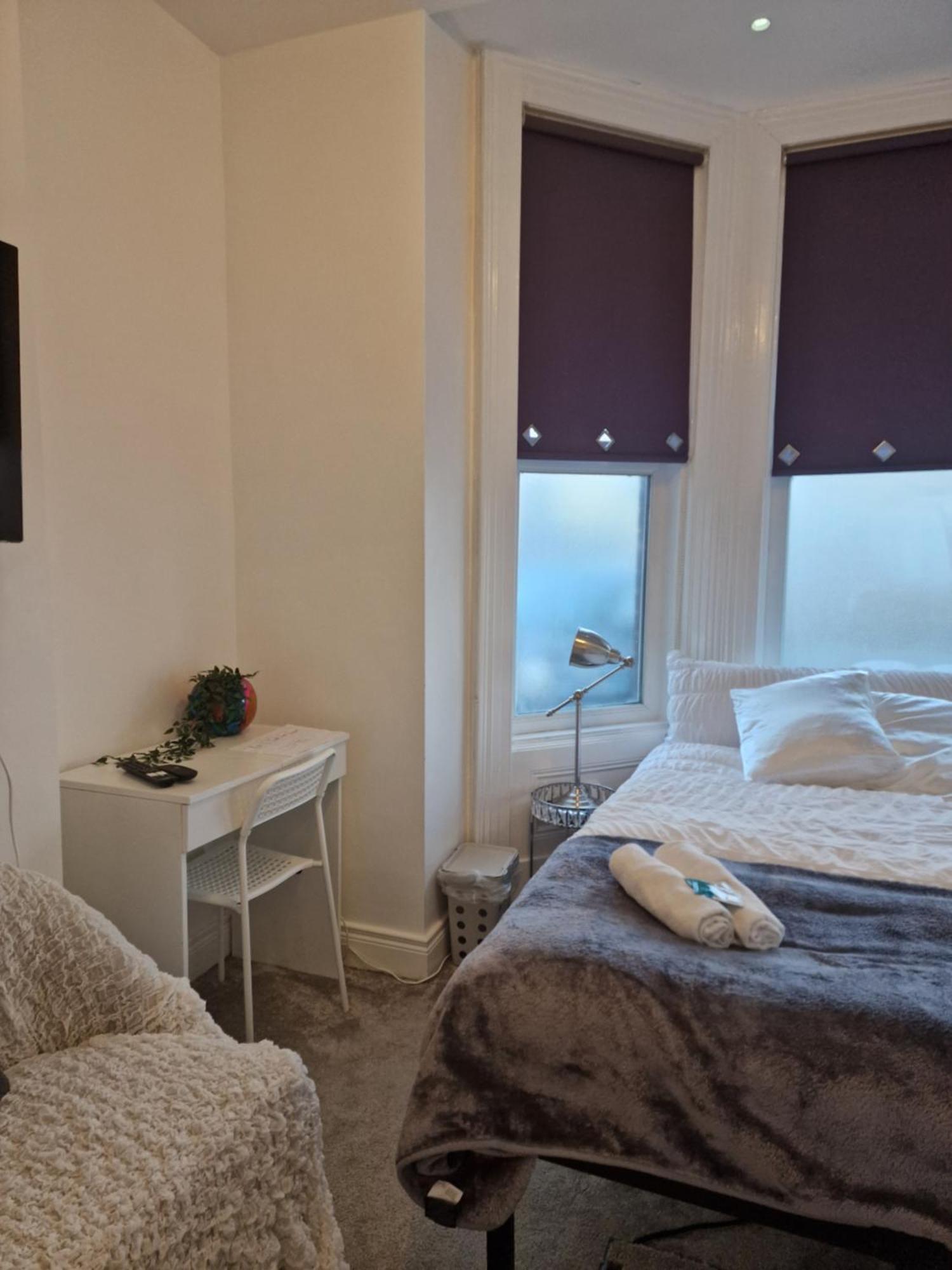 Хостел Aunty Katie'S House, Ni Tourist Board Certified & Located On The Main Oldpark Road To Belfast, With Free Continental Breakfast & Free Ultra Fast Sky Internet, Free Sky Sports & Free Sky Cinema, Self-Check In After 10Pm Gmt Экстерьер фото